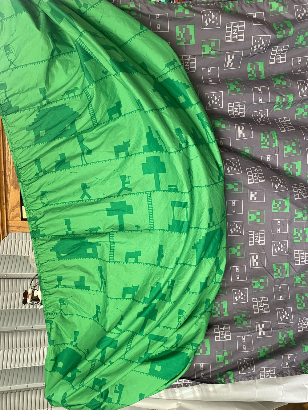 Minecraft "Icon Adventure " Kids Microfiber Sheet Set- Flat & Fitted Sheets Twin